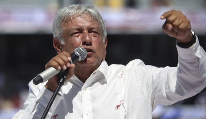 안드레스 마누엘 로페스 오브라도르 멕시코 차기 대통령은 취임 후 3년 이내에 외국산 정제유 수입을 중단하고 국내 정제산업을 부활시키겠다고 말했다.