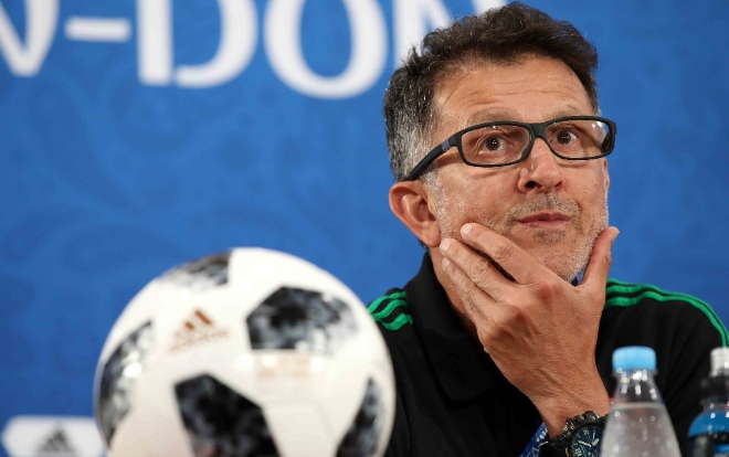 카를로스 오소리오 멕시코 감독은 2일 열리는 브라질과의 2018 러시아월드컵 16강전에서 물러서지 않고 공격축구를 하겠다고 밝혔다. 사진=뉴시스