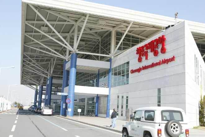 한국 공항공사가 지난 5일 청주국제공항 출국장 면세점 사업자 선정에 나섰다. 사진=뉴시스