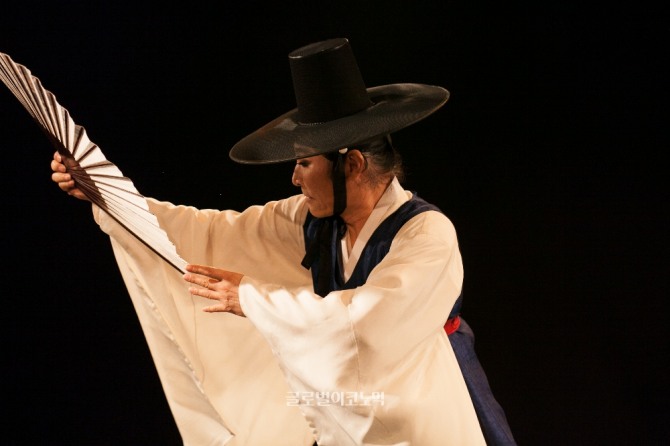 두리춤터의 기획공연 '오랜 인연, 그리고 춤'