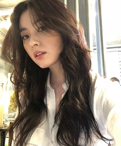 배우 한효주의 '나이'가 난데없는 검색어에 올랐다. 사진=인스타그램
