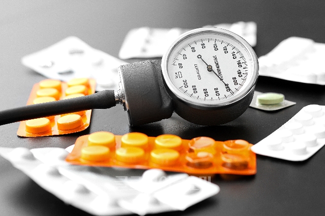 고혈압약 발암물질 논란 관련, 발사르탄 사용 가능성이 있는 일부 고혈압치료제가 회수조치 된다.