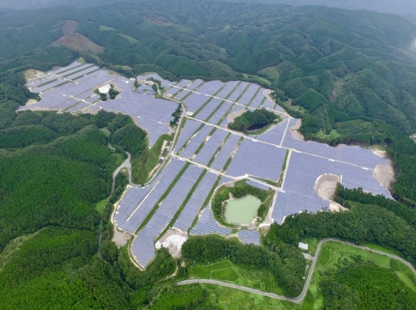 한전KDN이 일본 이바라키현에 구축한 태양광 발전소. 사진=한전KDN. 