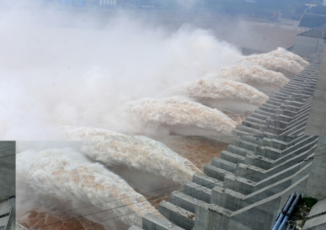 제헌절 초복 [오늘날씨] 중국 양자강 폭우 한반도 쪽으로, 폭염경보 기로 기상청 새벽 특보… 부산 울산 마산 포항 미세먼지 비상  