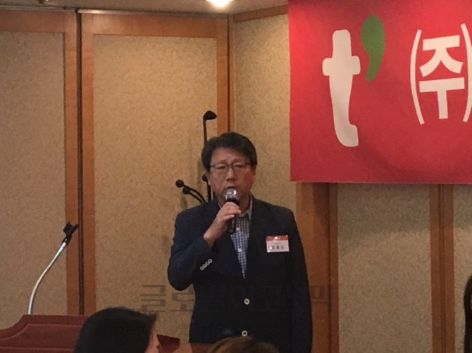 정홍근 티웨이항공 대표가 17일 서울 여의도에서 기자간담회를 열고 기업공개(IPO)에 대한 포부를 밝히고 있다. 