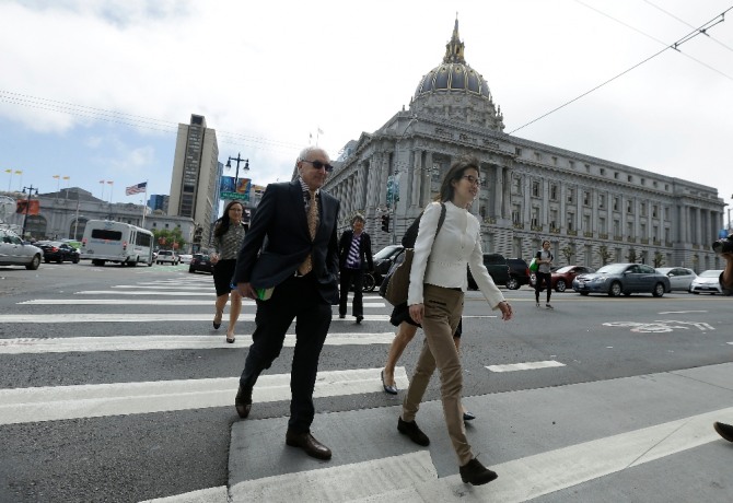 [다우지수] 막판 부활, 미국 금리인상 연기 제롬파월 발언 미국 뉴욕증시 환호… ①넷플릭스 ② 국제유가 ③ 환율 ④ 미중 무역전쟁 ⑤ 금값
