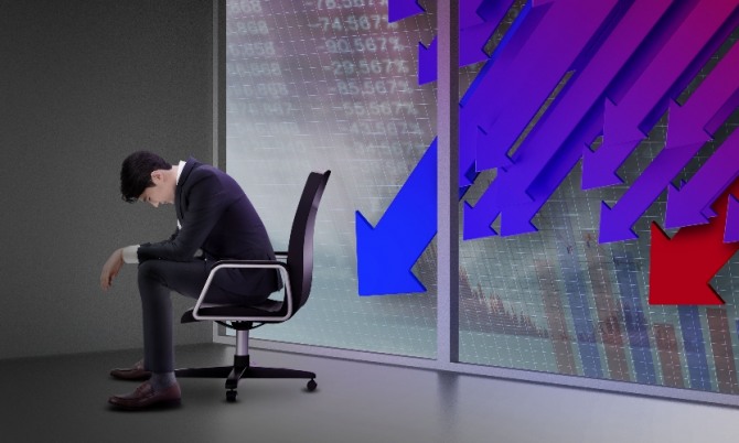 중국 P2P 금융 시장이 잇단 업체의 파산과 자금 반환 러쉬시 큰 위기에 빠졌다. 자료=글로벌이코노믹