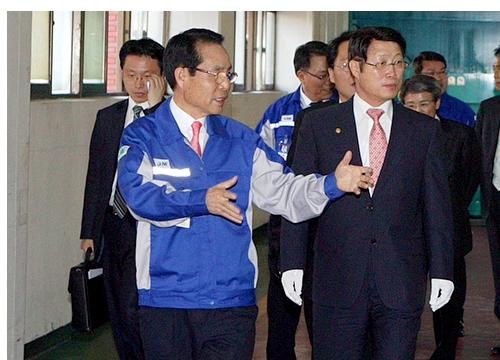 엔케이 주가  흔들 흔들,  박윤소 대표  애정으로 지켜봐 달라 … 김무성 딸 테마주 코스피 강타