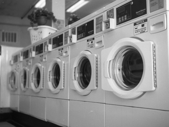 트럼프 미국 대통령이 수입 세탁기, 철강제 등에 고율 관세를 부과하면서 국내산 세탁기 가격이 치솟고 있다. (사진=businessinsider)