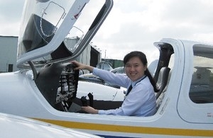 베트남 항공사로는 두번째, 젯스타의 첫 여성기장이 된 레 티 비엣 홍씨.