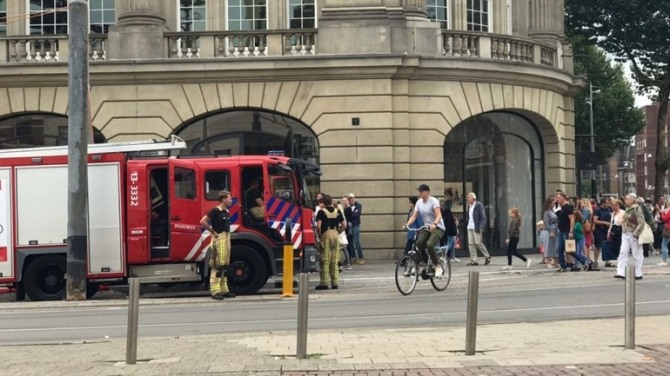 현장에 출동한 암스테르담 소방서 대원은 약간의 호흡 문제가 있는 세명의 직원에 대해 현장에서 치료했다고 밝혔다. 자료=AS미디어