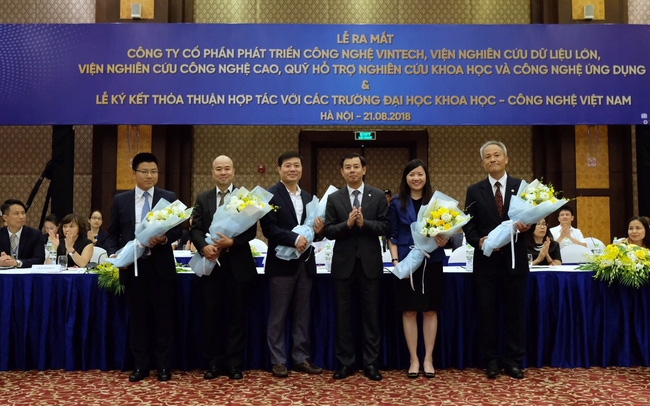 빈그룹은 베트남의 50개 대학교와 협약을 체결하고 인재양성을 위한 각종 지원을 약속했다.