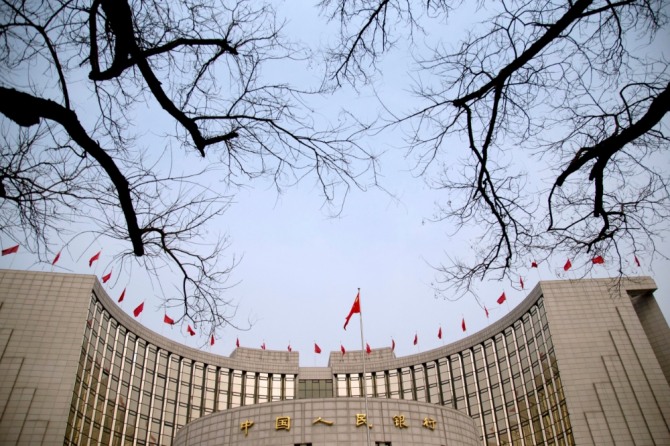중국 은행업 완전개방, 외국인 지분제한 철폐…미중 무역전쟁 선제적 타결 포석 
