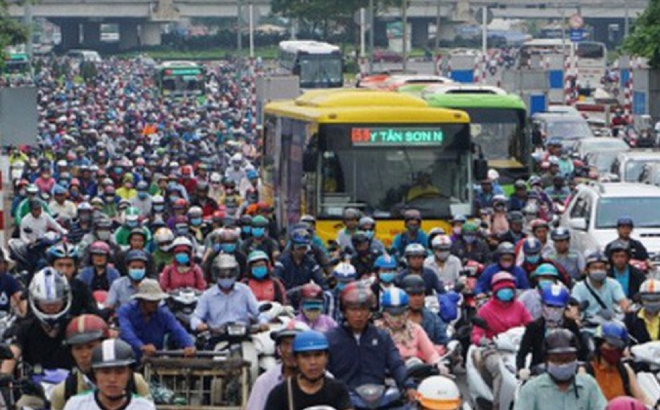 호찌민에서도 하노이에 이어 오토바이 행렬을 볼 수 없게 된다.