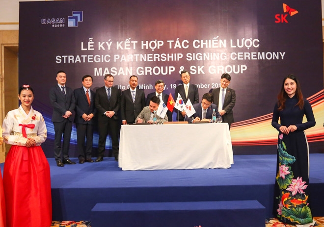 SK그룹과 마산그룹은 전략적 제휴관계를 체결했다.