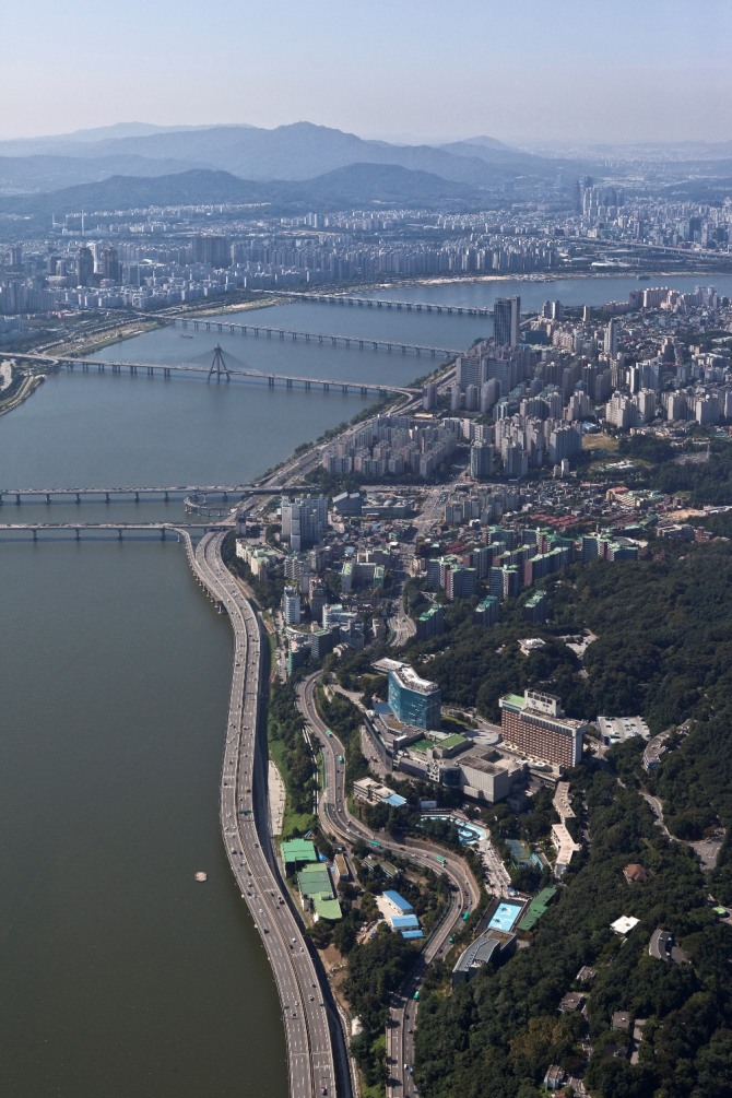 워커힐 호텔과 한강 조망. 자료=글로벌이코노믹