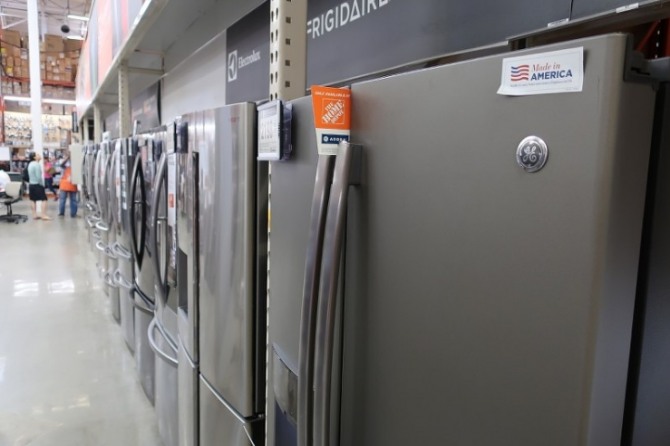 미국에서 제조되는 냉장고의 부품은 대부분 중국산으로, 미국의 2000억 달러 중국산 제품에 대한 관세부과로 가격 인상이 불가피하다.