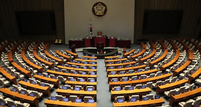 텅빈 국회 본회의장 모습