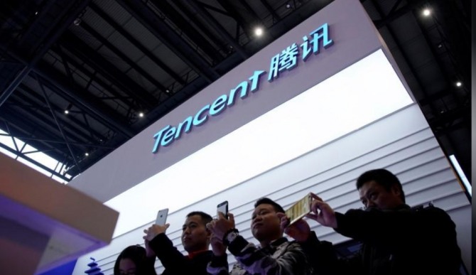 중국 IT기업 텐센트가 중국 당국의 게임 규제 수익 악화로 6년만에 첫 구조조정에 착수했다.