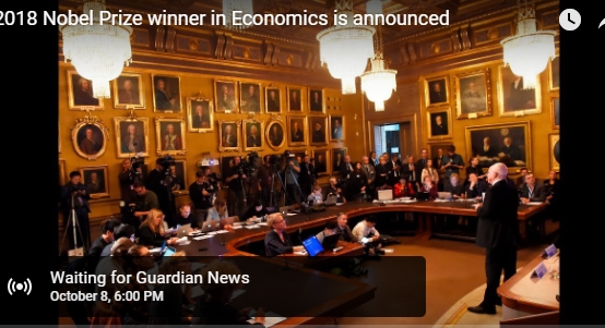 2018 노벨 경제학상 수상자가 발표됐다. 노벨경제학상 수상자 발표 모습.  