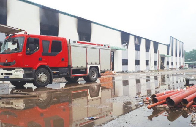 팔도비나의 생산공장이 화재로 전소된 당시 모습.