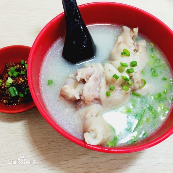 족발을 흰콩과 함께 익힌 요리인 '라오마티화(老马蹄花)'는 중국 음식 문화의 중심지 중 하나인 쓰촨성에서 유래한 인기 요리로 그 수요도 상상을 초월한다. 자료=바이두백과