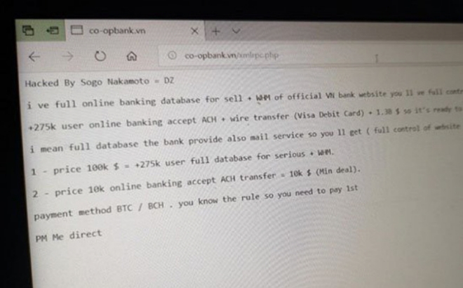 해커는 은행 웹사이트에 고객정보를 팔겠다는 협박문을 남겼다.