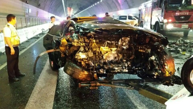지난 5월 30일 경기 용인시 영동고속도로에서 벤트 차량 운전자가 음주운전으로 역주행 충돌사고를 일으켰다. 사진=경기도 재난안전본부 제공