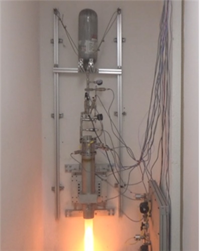 우리새 2호 로켓엔진 연소시험 모습(사진=KAIST)