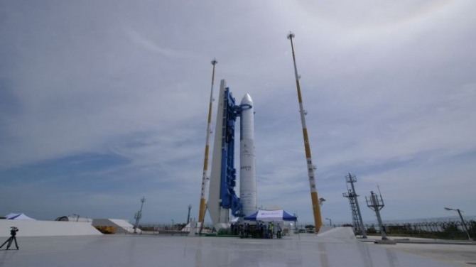 과학기술정보통신부와 한국항공우주연구원(항우연)에 따르면 한국형발사체(누리호)의 새 발사일을 13일 정할 것으로 전망하고 있다.