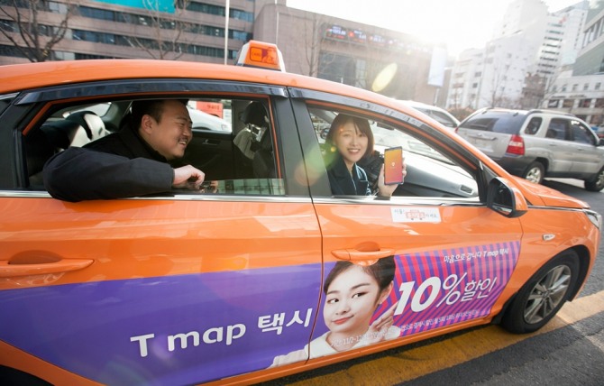 SK텔레콤은 새롭게 리뉴얼한 택시 호출 서비스인 '티맵 택시'의 가입 기사’가 10만 2000명을 넘어섰으며, 평균 배차 성공율도 앱 리뉴얼 이전 대비 3배 이상 높아져 61%에 달한다고 25일 밝혔다.