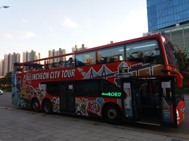 사진=인천대표 관광명물로 자리매김한 시티투어 2층버스 전경 