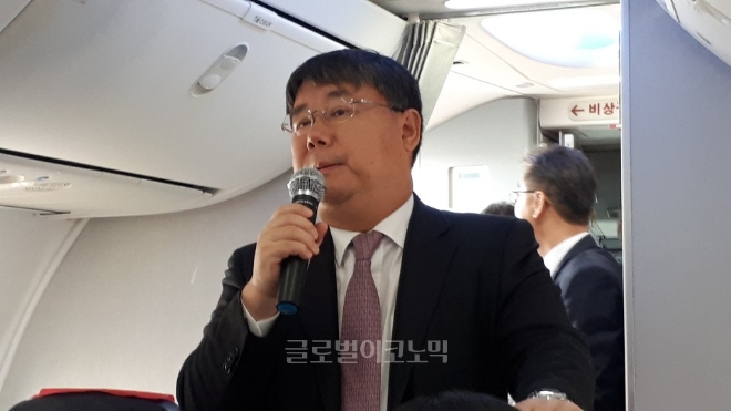 최종구 이스타항공 대표이사(사장)가 26일 오전 김포공항 계류장에서 진행한 '맥스8 도입식 미디어행사'에서 내년 경영계획을 밝혔다. 사진=길소연 기자 