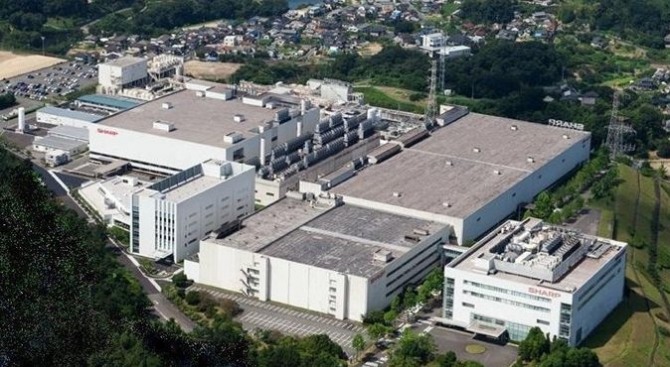 1985년부터 조업을 시작한 샤프 후쿠야마 공장은 8K 에코시스템과 IoT, 차량용 디바이스, 모듈의 개발과 제품 서비스 창출에 노력하고 있다. 자료=샤프