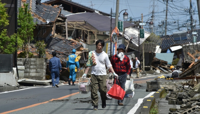 사진은 2016년 지진 때 주민들이 대피하는 모습.