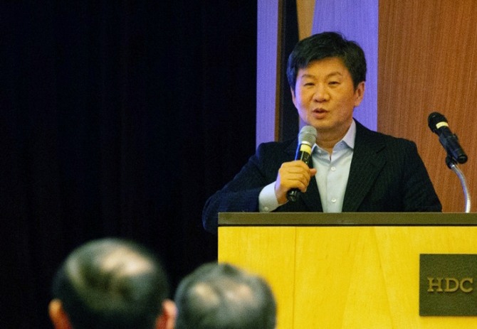 지난 3일 열린 '2019 경영전략회의'에서 정몽규 회장이 연설을 하고 있다. 사진=HDC그룹