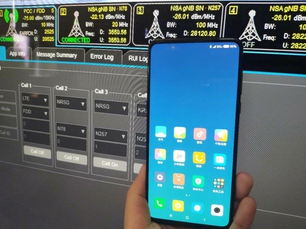 2018년 9월 도노반 성이 자신의 트위터에 올린 샤오미의 5G스마트폰이라는 사진 (사진=도노반 성 트위터)