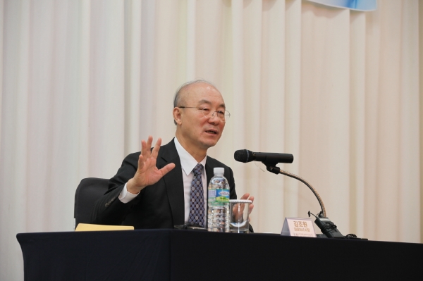 김조원 한국항공우주산업(KAI) 사장은 17일 기자간담회를 통해 민수분야 확대를 통해 2030년까지 항공우주산업을 연 20조원 규모 산업으로 성장시키겠다고 포부를 밝혔다. /사진=한국항공우주산업(KAI)