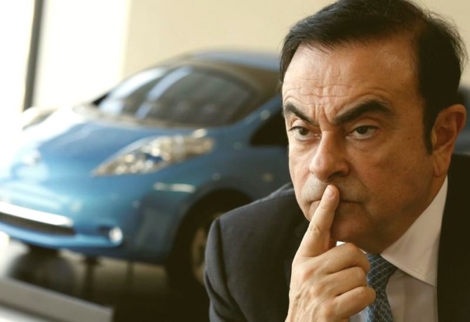 르노(Renault)가 회장 겸 최고경영자(CEO)를 맡고 있는 카를로스 곤 회장의 후임 찾기에 돌입했다. 자료=로이터/뉴스1
