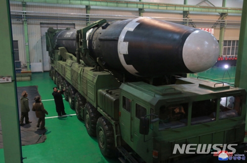 북한의 대륙간탄도탄(ICBM) 화성-15형. 사진=뉴시스