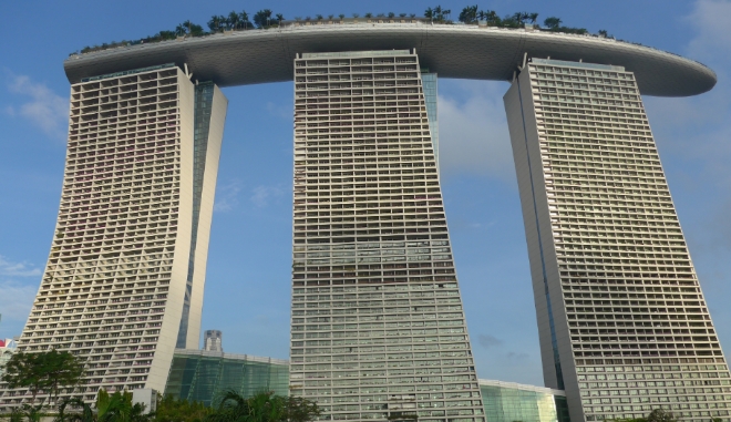 쌍용건설이 시공해 2010년 개장된 싱가포르의 랜드마크 '마리나베이샌즈 싱가포르 호텔'. 사진=뉴시스