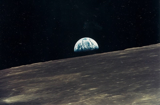 1969년 달의 지평선위로 떠오르는 지구의 모습을 촬영한 기념비적인 사진 (사진=나사)