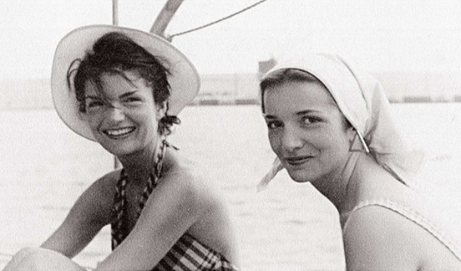 재클린 케네디와 리 라지윌(사진 오른쪽) 자매의 젊은 시절 모습.