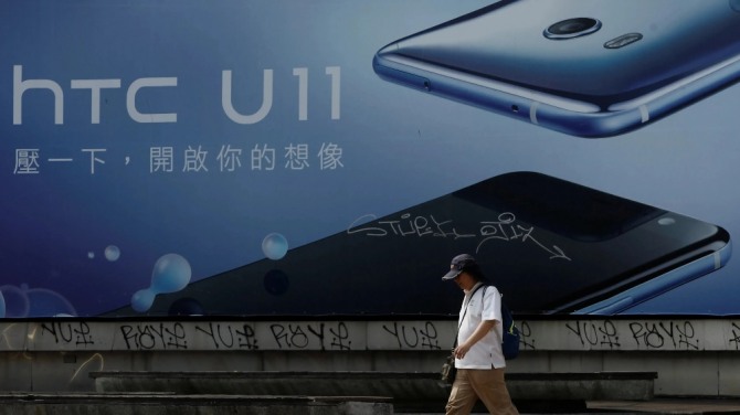 에이수스(Asus), 그리고 HTC 등 한때 잘나가던 대만의 IT기술 브랜드들이 값싼 중국 경쟁자들에 밀려 몰락의 길을 걷고 있다고 경제전문지 닛케이(日經)가 18일(현지 시간) 보도했다. 이 신문은 대만 브랜드의 글로벌 시장 점유율은 고작 1%에도 못 미친다고 전했다. 
