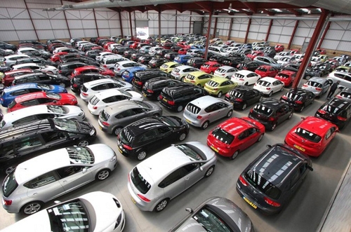 수입차 전문딜러상점에 차량구매 주문이 크게 증가하고 있다.