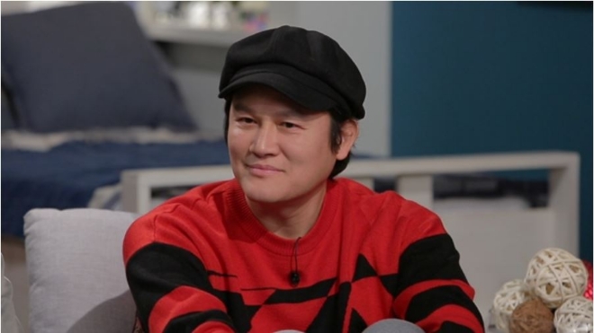 배우 강성진이 22일 방송되는 JTBC ‘방구석1열’에서 유지태와 있었던 독특한 에피소드를 떠올렸다.사진=JTBC