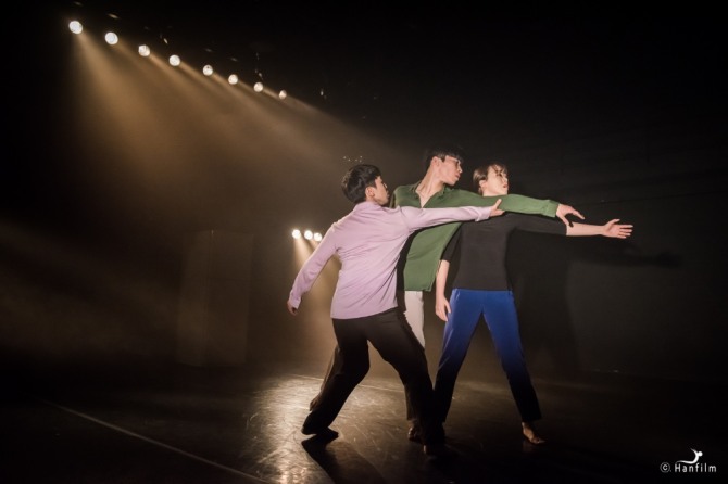 최효진 안무의 '유실'.