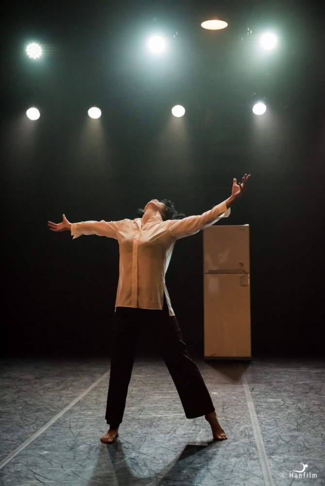 최효진 안무의 '유실'.