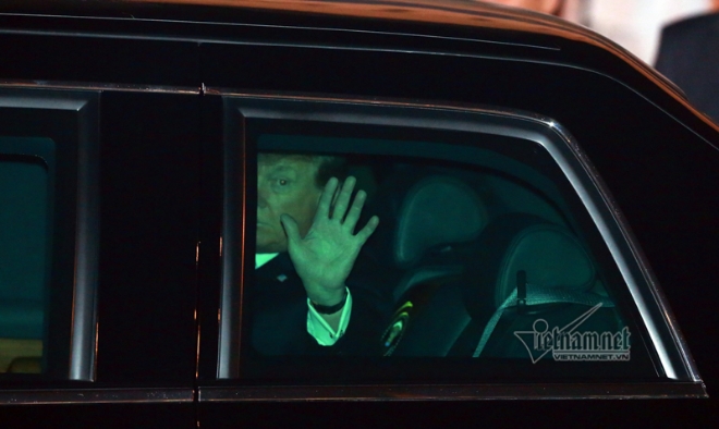노이바이에 도착한 트럼프 대통령은 곧장 호텔로 향했다.
