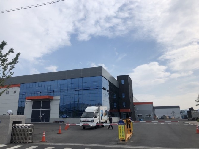 현대와 기아자동차에 부품을 공급하고 있는 한국의 구영테크가 앨라배마 코네쿠 카운티에 수백만 달러를 투자해 새로운 시설을 건립하여 사업을 확장해 5년 이내에 100개의 일리를 창출할 계획을 세우고 있다. 